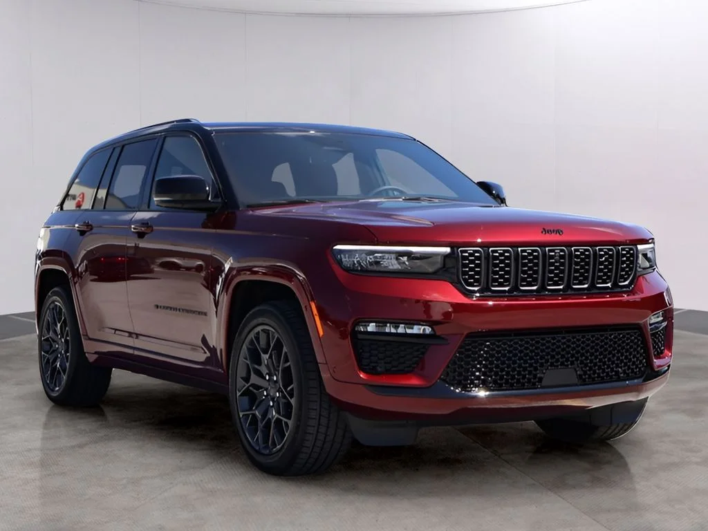 Used 2025 Velvet Jeep Summit image 3