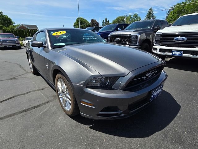 2013 Ford Mustang V6 Premium's photo