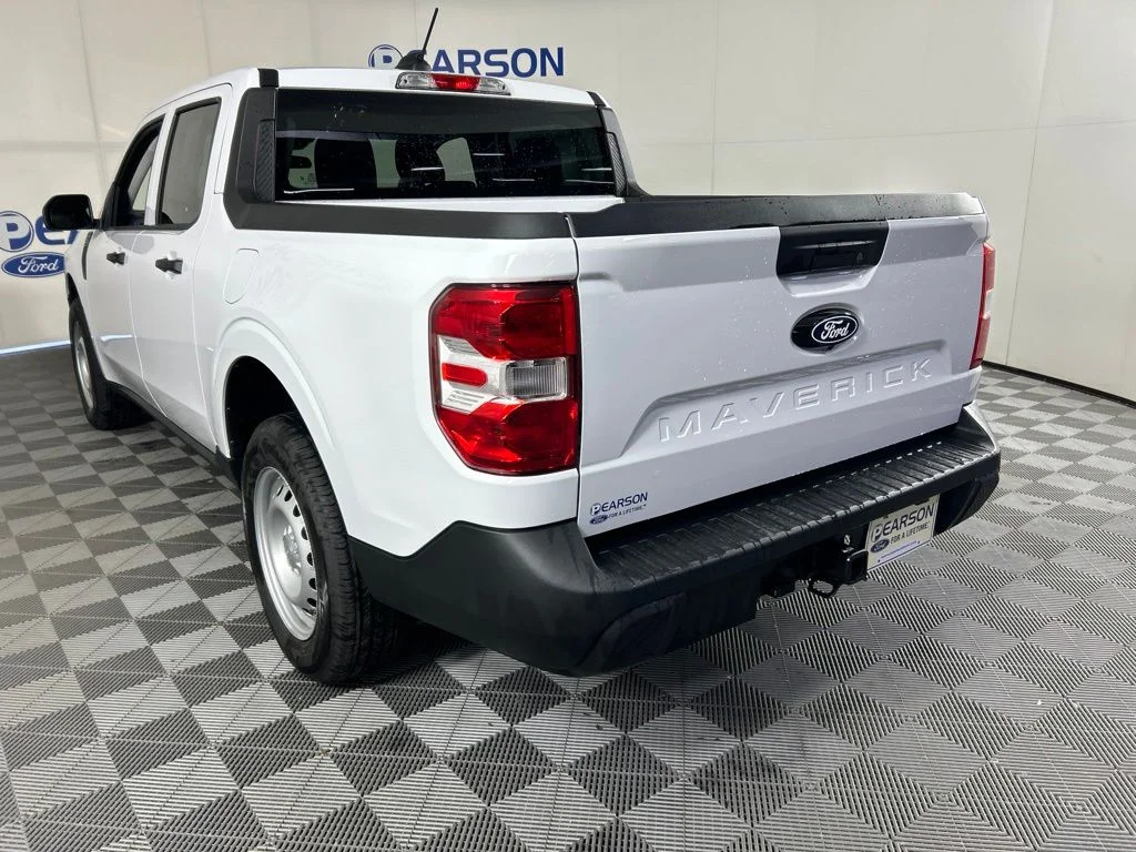 New 2026 Oxford White Ford XL image 8