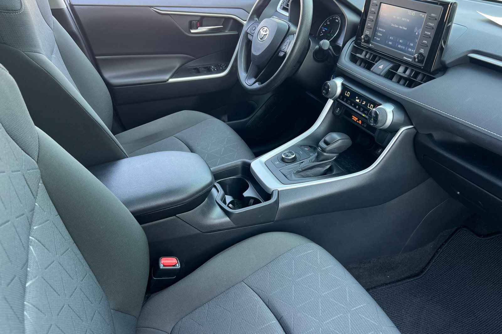 Certified Used 2021 Super White Toyota Hybrid XLE image 16