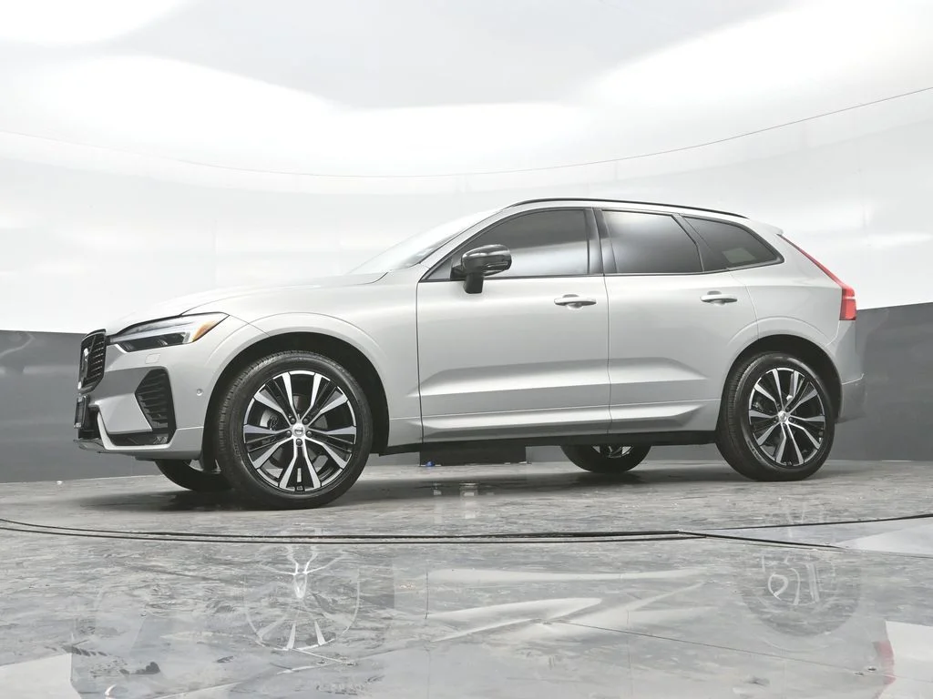 Certified Used 2023 Silver Dawn Volvo Plus image 21