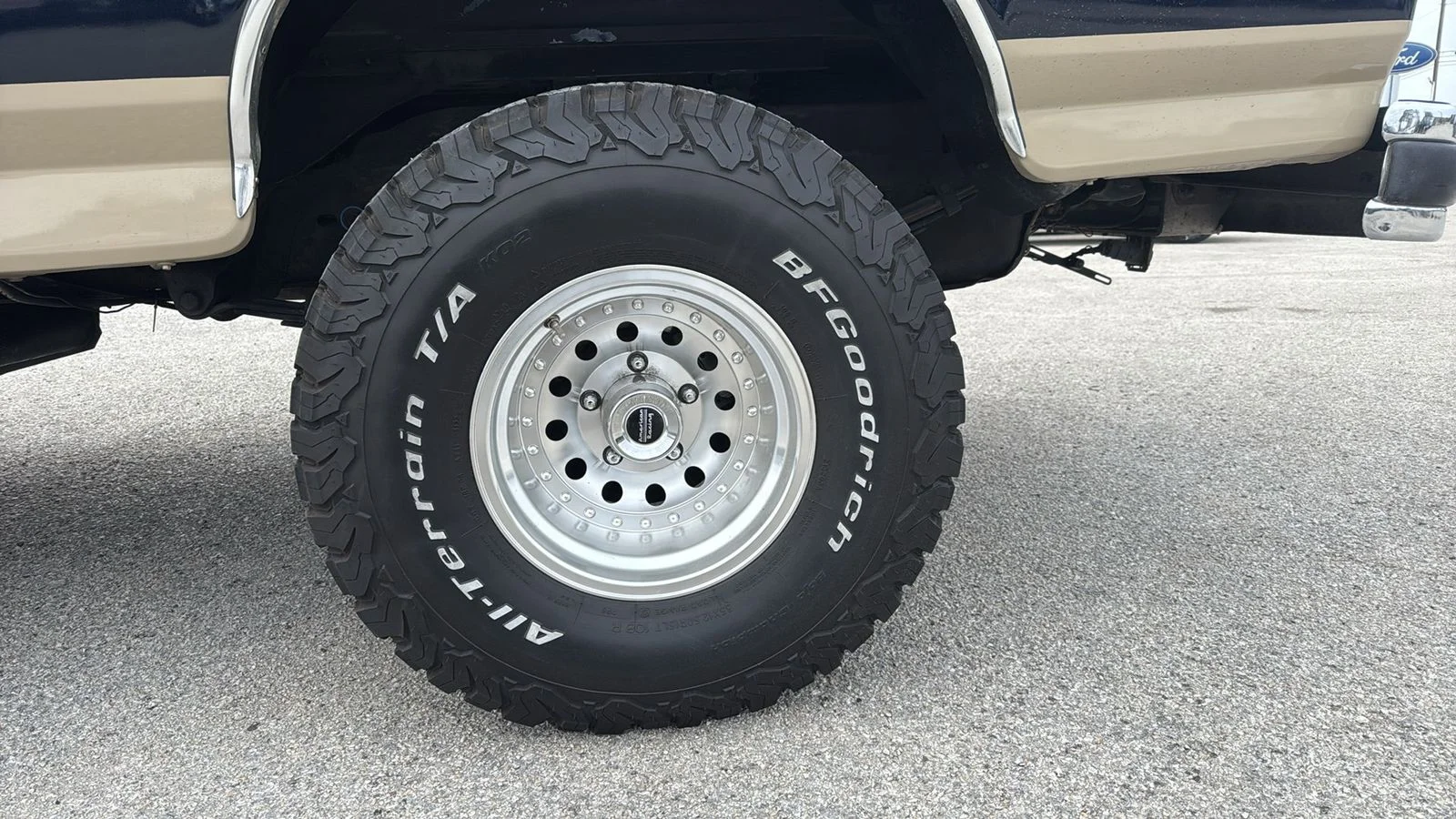 Used 1988  Ford XLT image 81