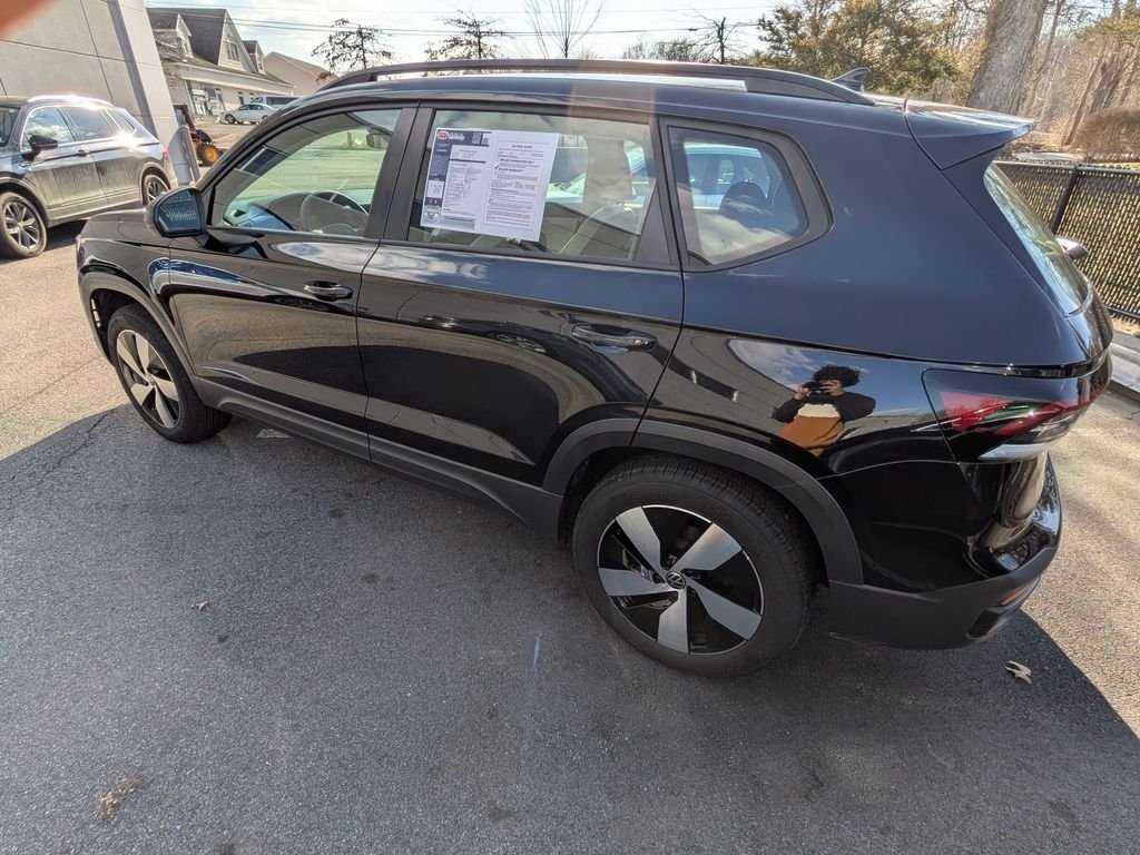 Used 2025 Black Volkswagen 1.5T S image 3