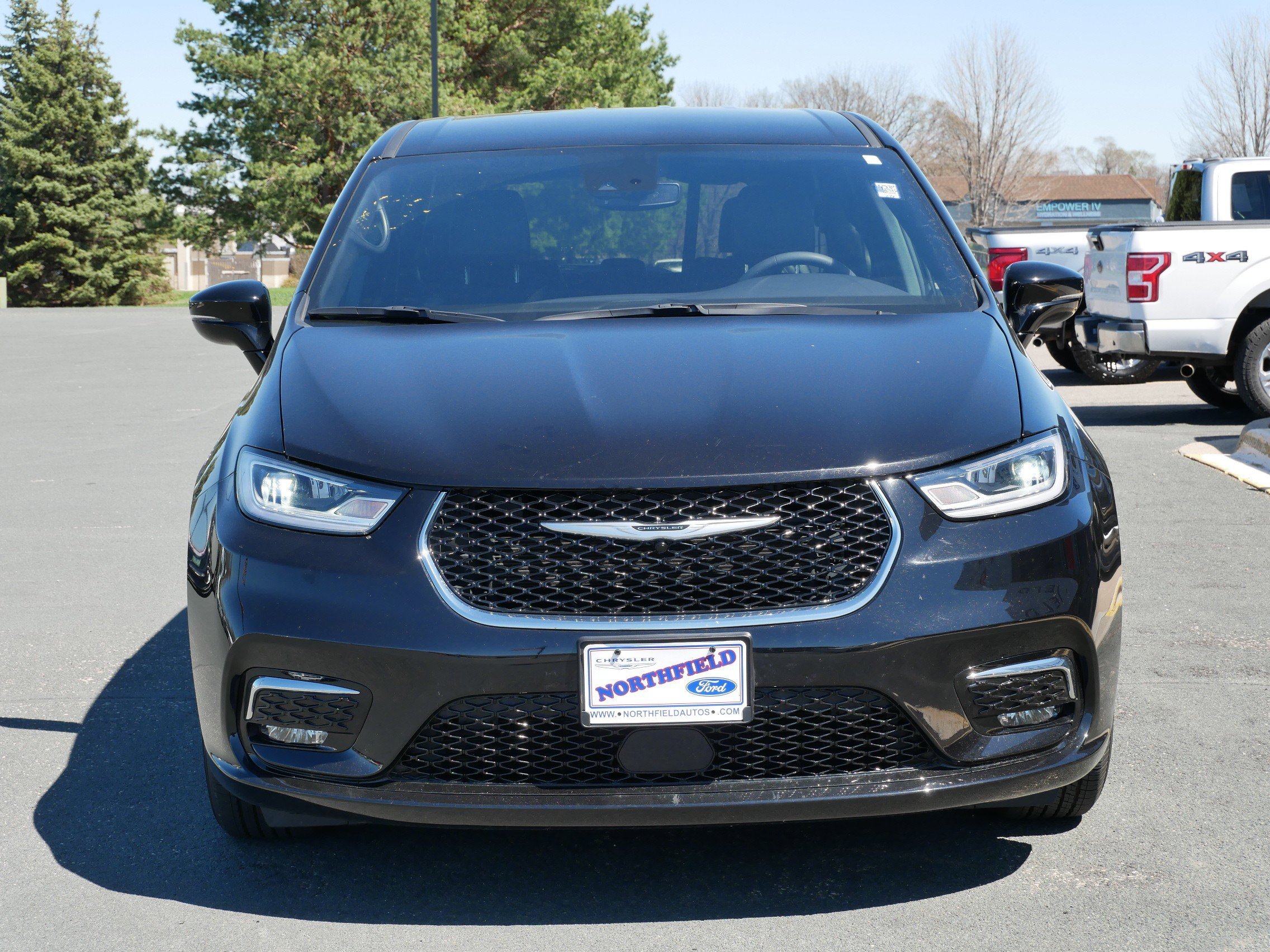 View vehicle photo 3