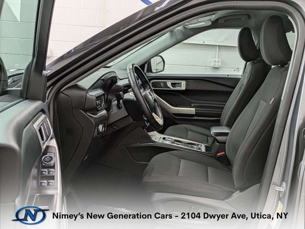 Used 2023 Gray Ford XLT image 3