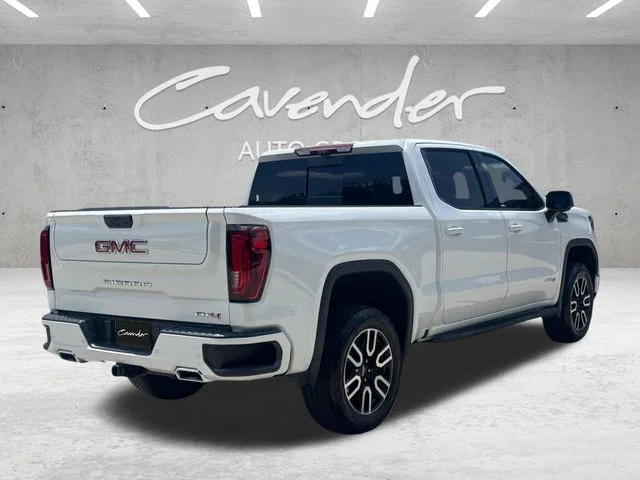 Used 2025 White GMC AT4 image 17