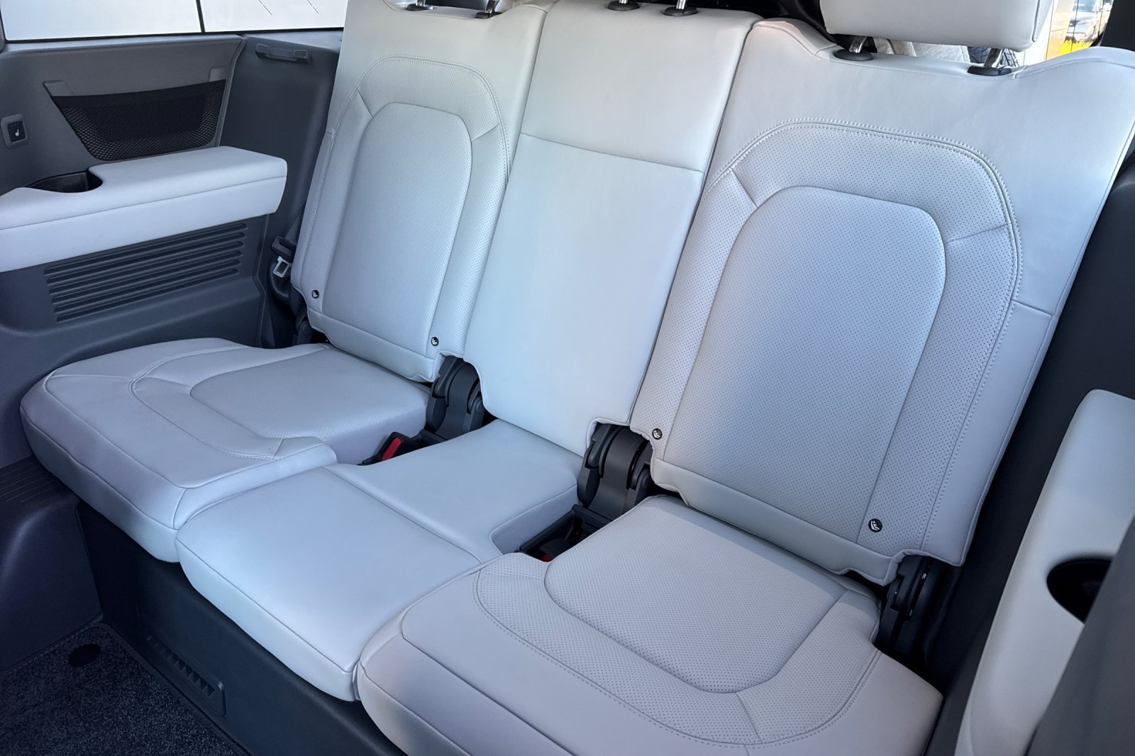 Certified Used 2026 White Land Rover S image 16