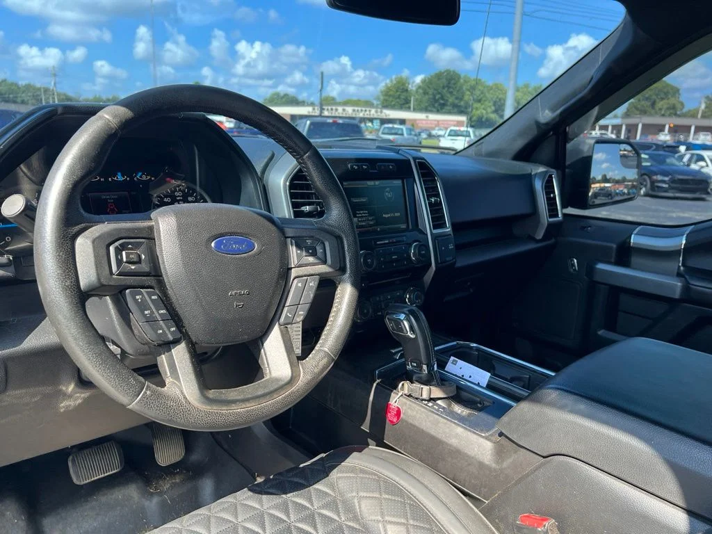 Used 2015 Magnetic Metallic Ford XLT image 9