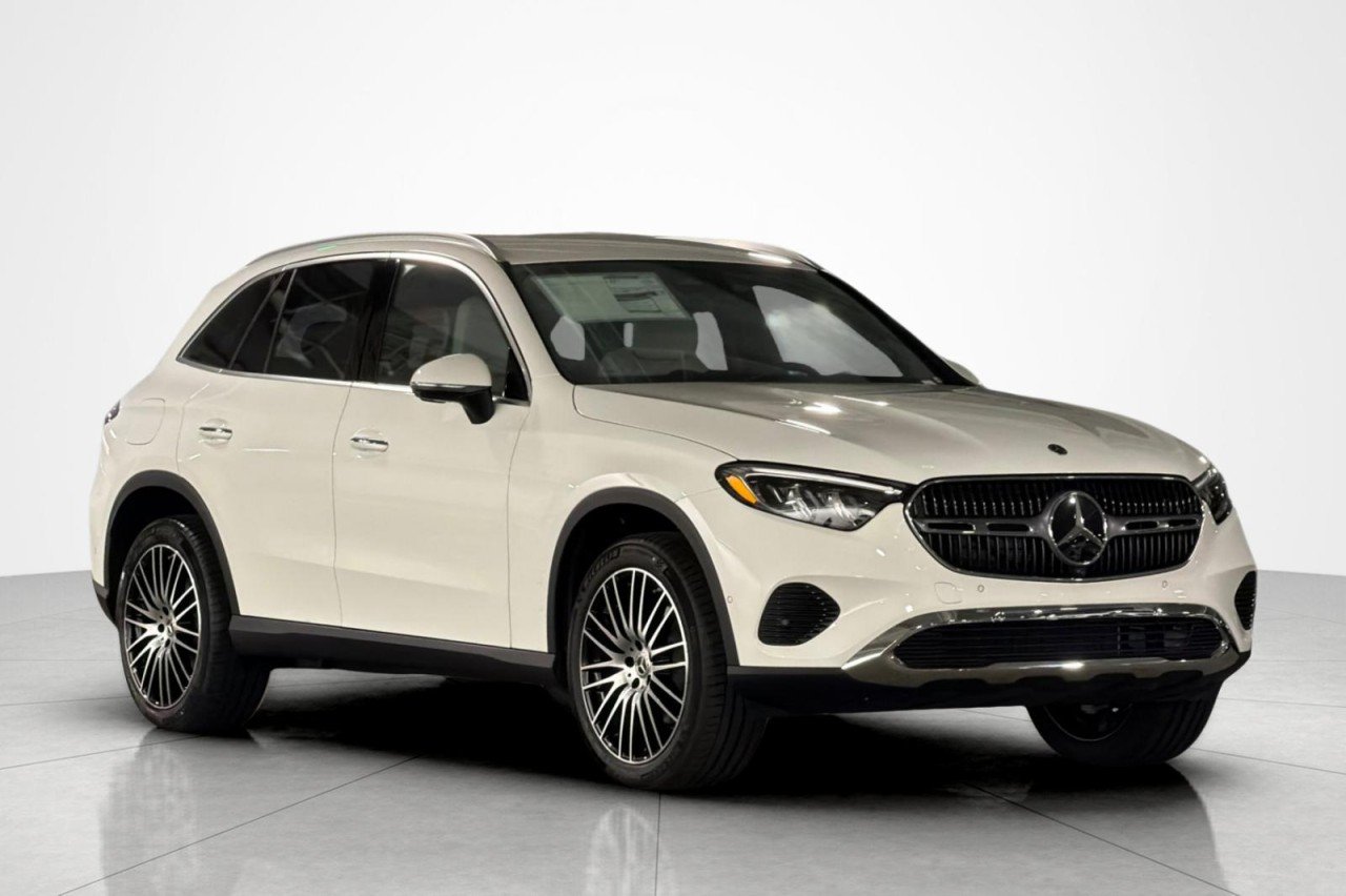 New 2026 Polar White Mercedes-Benz GLC 300 SUV image 7