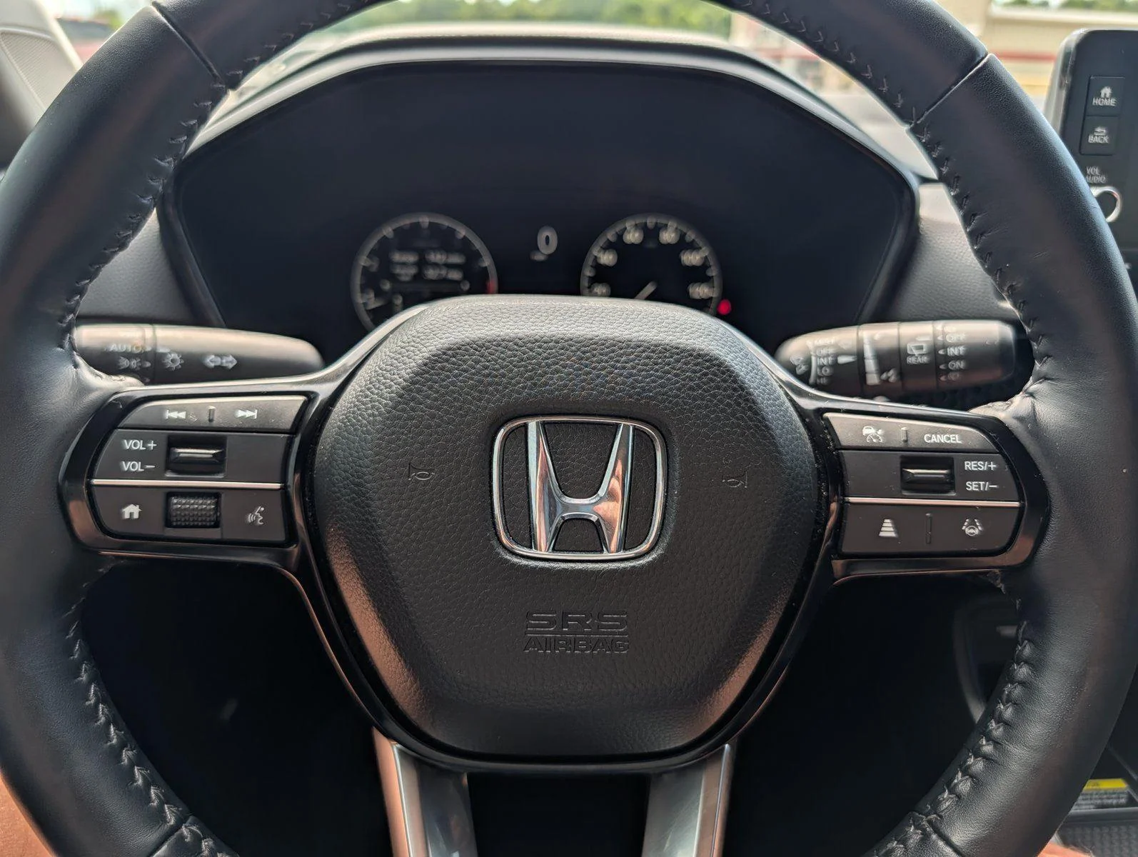 Used 2025 Meteorite Gray Metallic Honda EX-L image 23