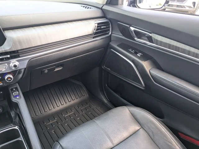 Used 2024 Silver Kia SX image 18