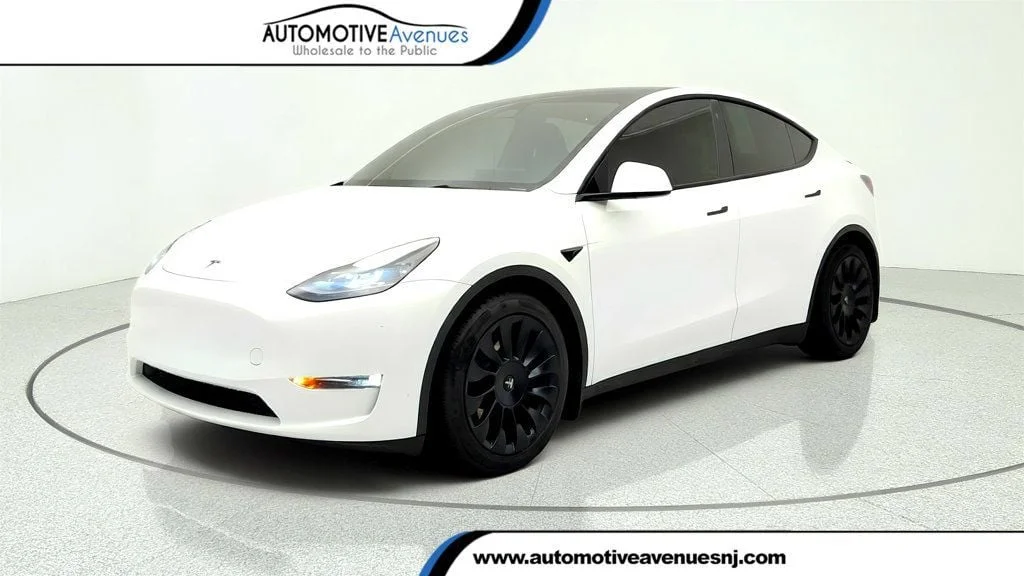 2023 Tesla Model Y Performance Dual Motor All-Wheel Drive's photo