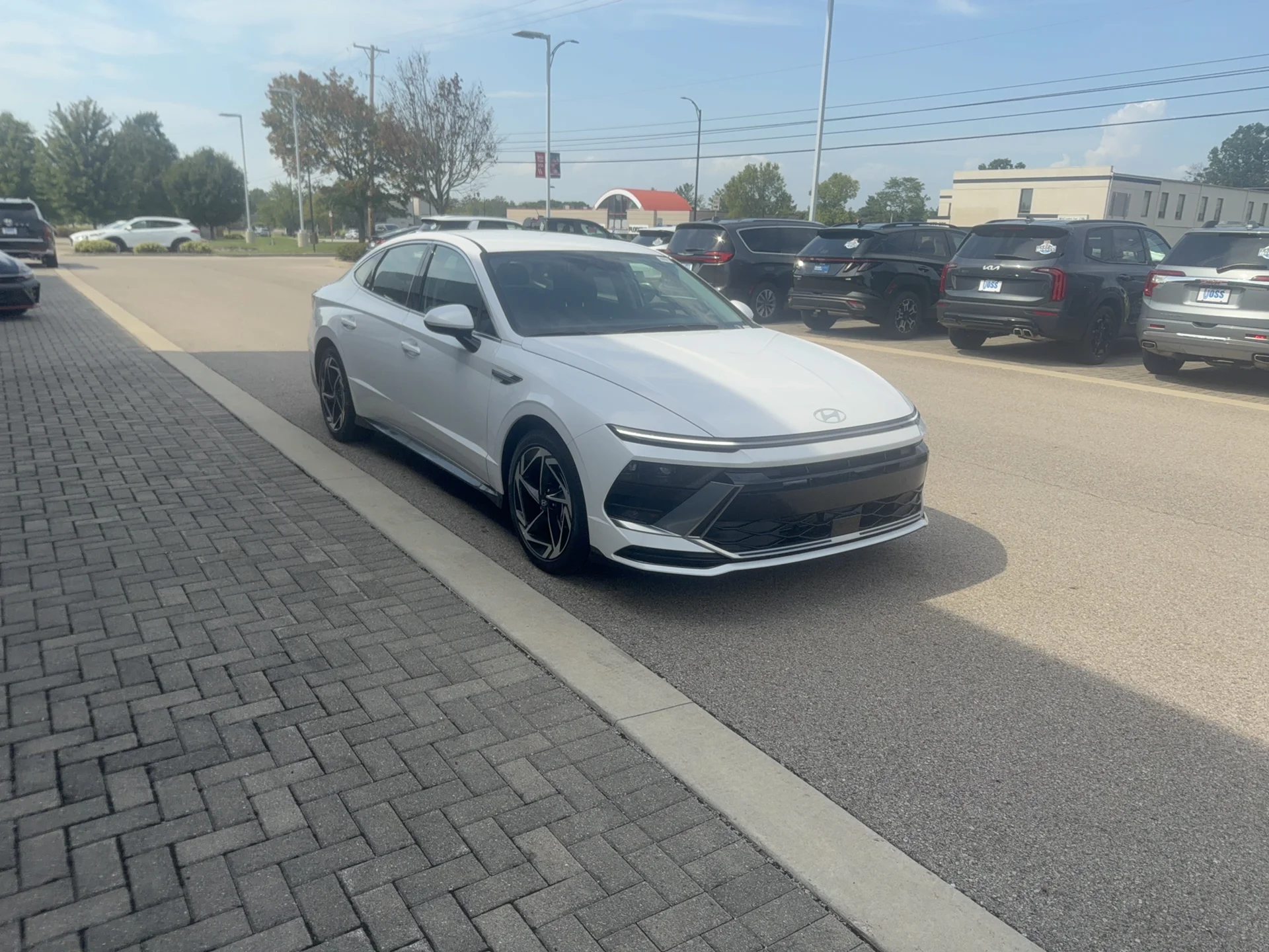 New 2026 Serenity White Pearl Hyundai SEL Sport image 4