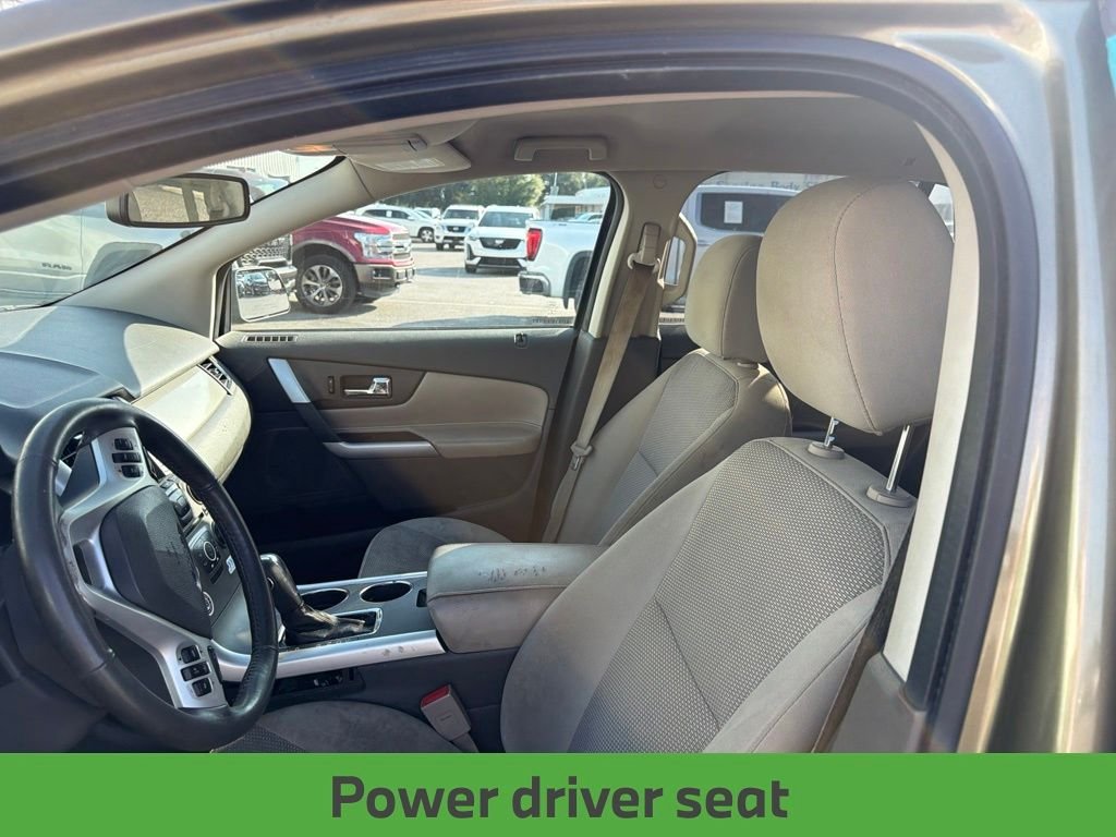 Used 2013  Ford SEL image 19