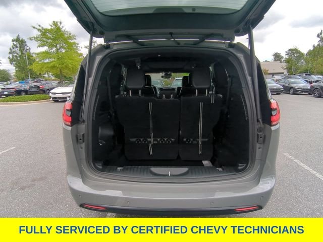 Used 2025 White Chrysler Limited image 42