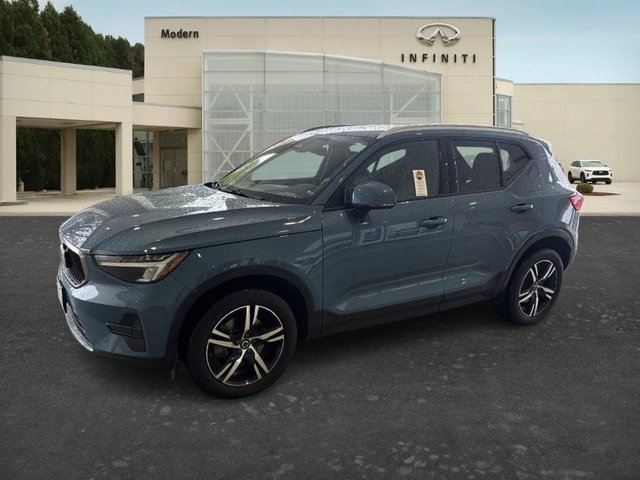 2023 Volvo XC40 Core