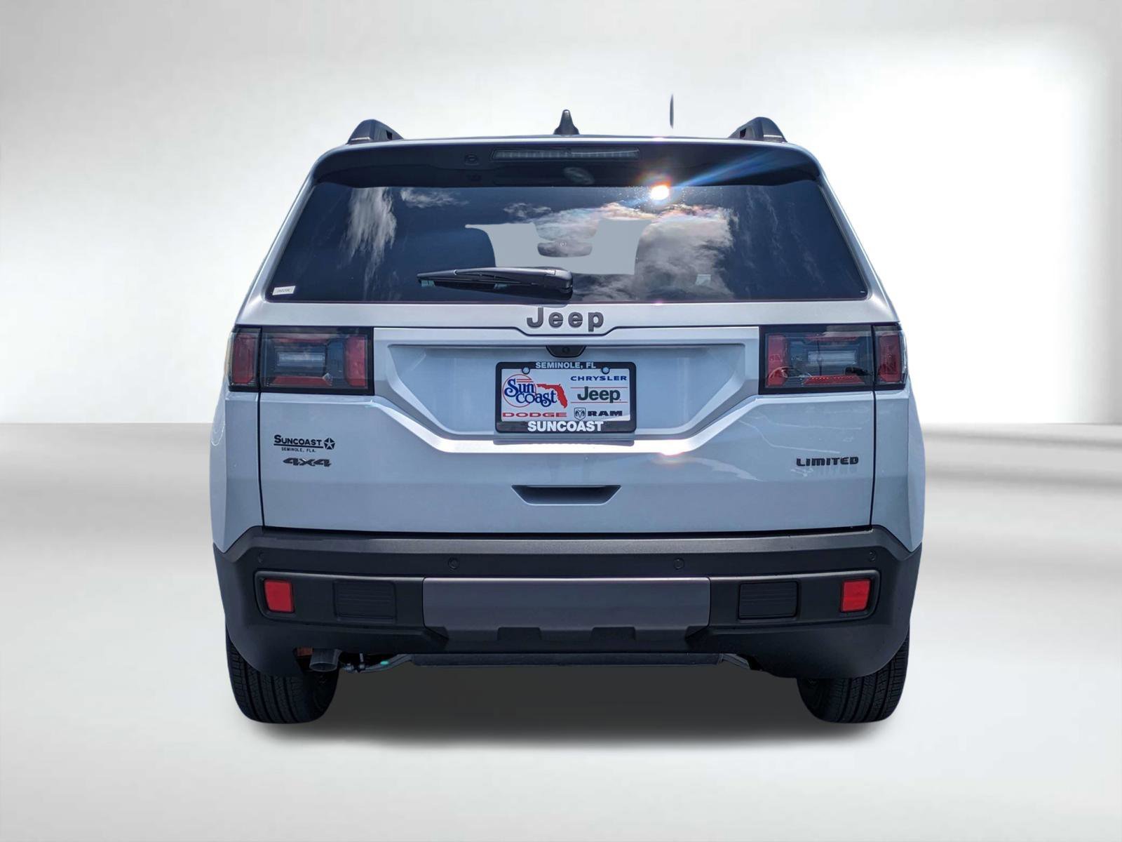 New 2026 Silver Zynith Clear-Coat Exterior Paint Jeep Limited image 5