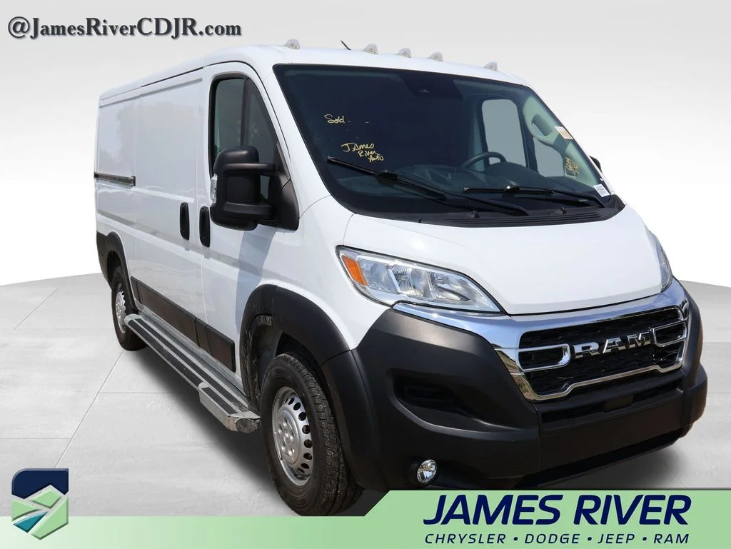 Used 2025 White Ram Base image 13