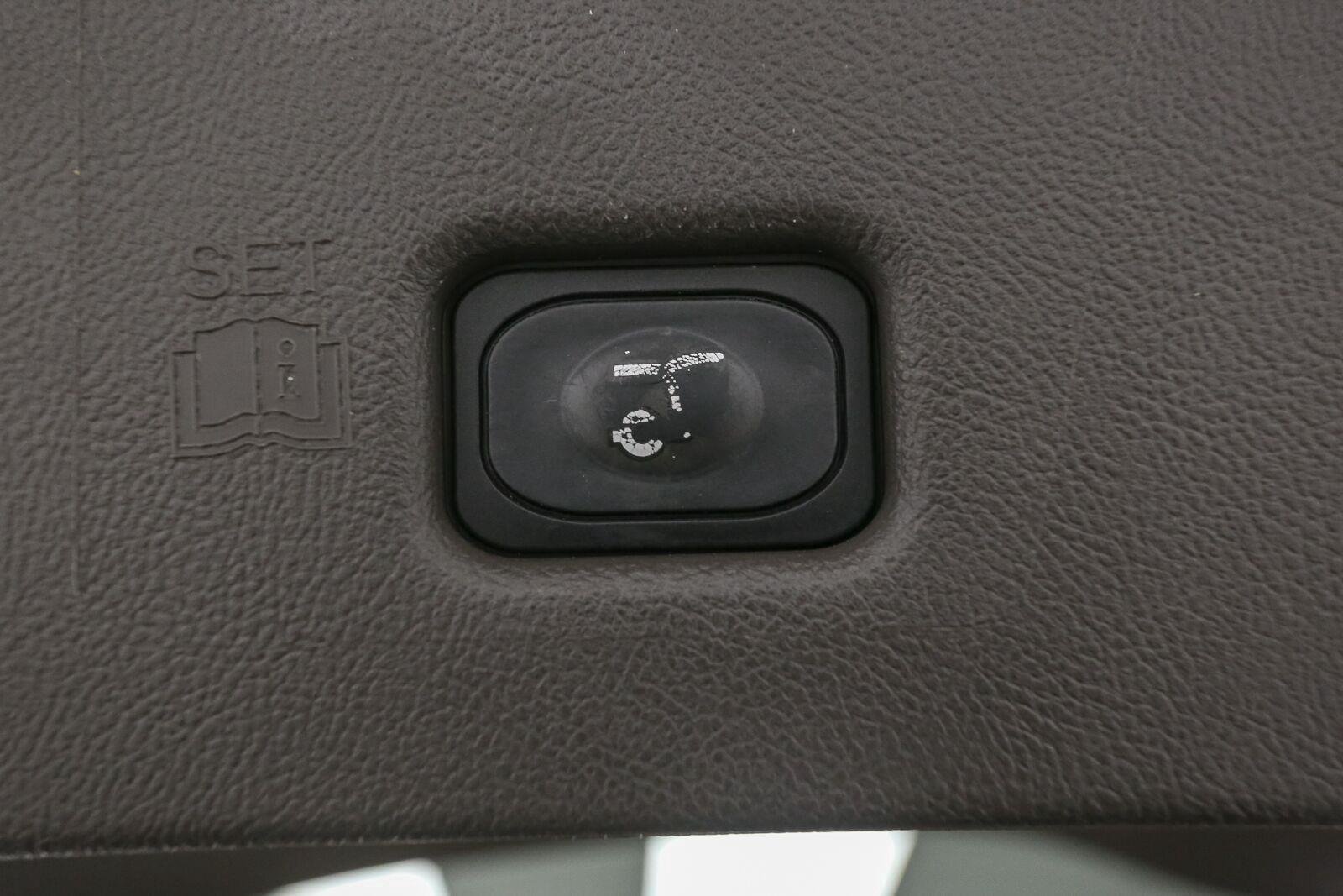 Used 2021 Iced Mocha Lincoln Reserve image 14