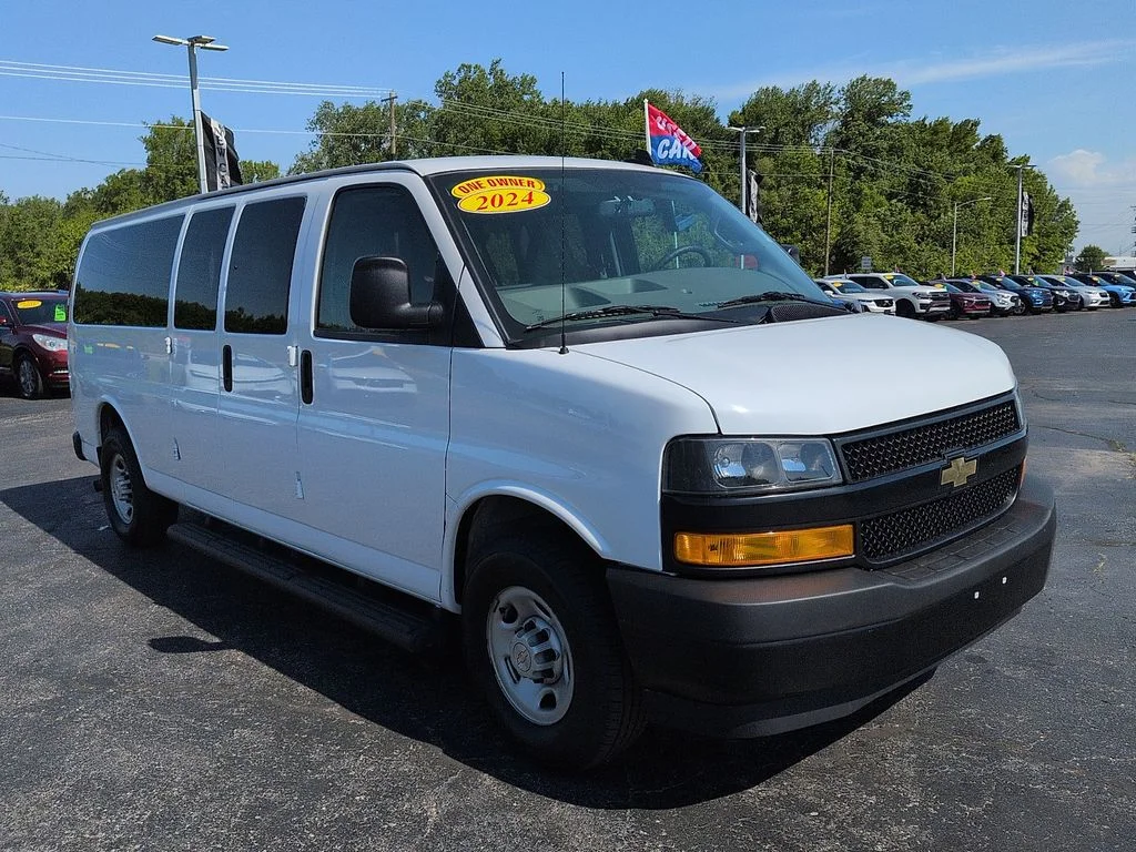 2024 Chevrolet Express 3500 LS Extended's photo