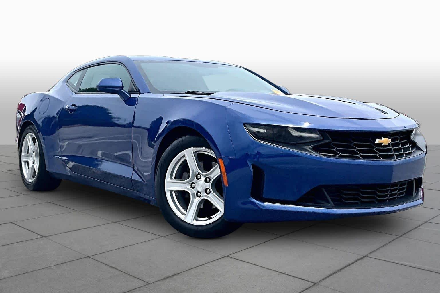 Used 2020 Riverside Blue Metallic Chevrolet 1LT image 3