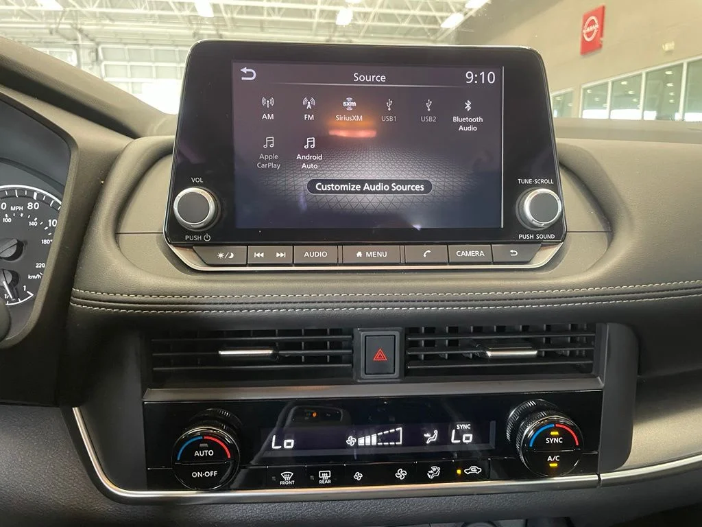 Used 2024 Gray Nissan SV image 15