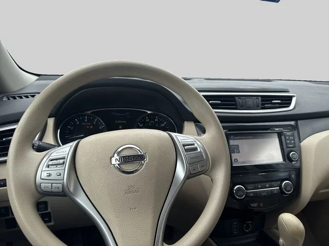 Used 2014 White Nissan SV image 8