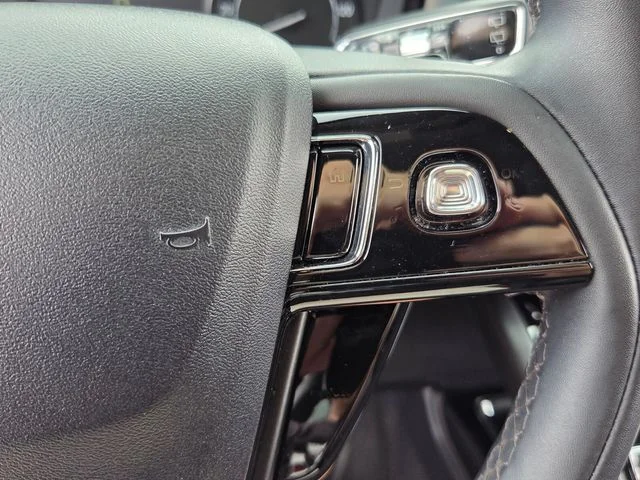 Used 2022 Silver Lincoln Standard image 25