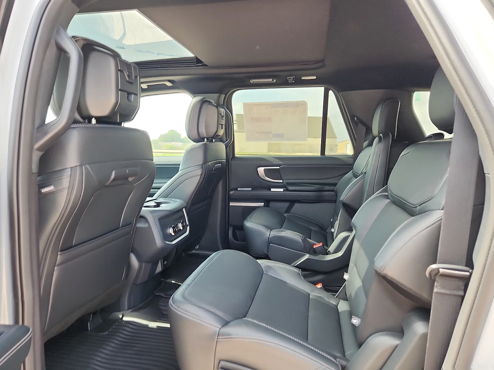 New 2026 Space Silver Metallic Ford MAX Platinum® image 18
