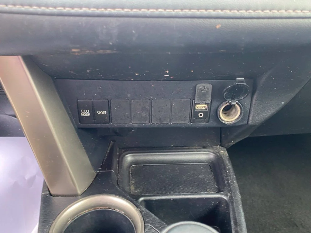 Used 2013 Silver Toyota XLE image 22