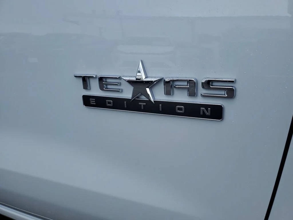 New 2026 Polar White Tricoat Chevrolet LTZ image 39