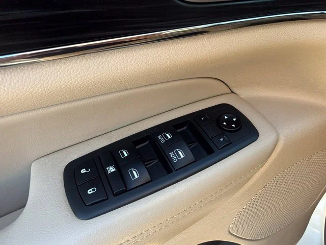 Used 2019 White Jeep Limited image 16