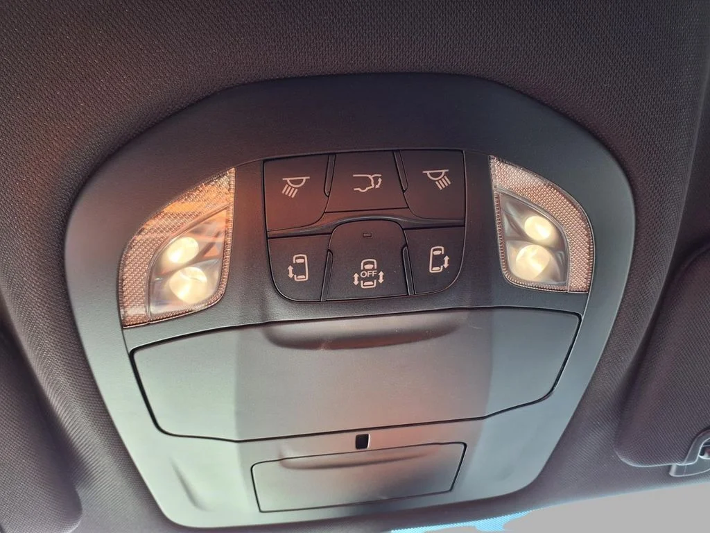 2026 Chrysler Pacifica Select - Photo 15