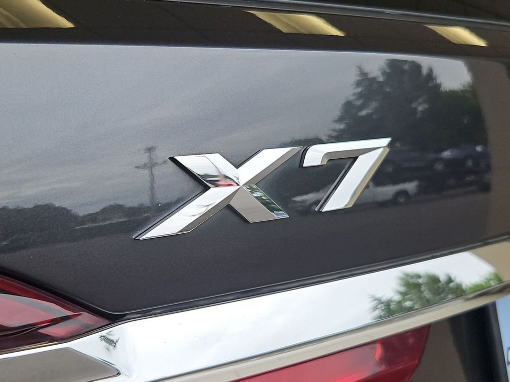 Used 2022 Dark Graphite Metallic BMW xDrive40i image 26