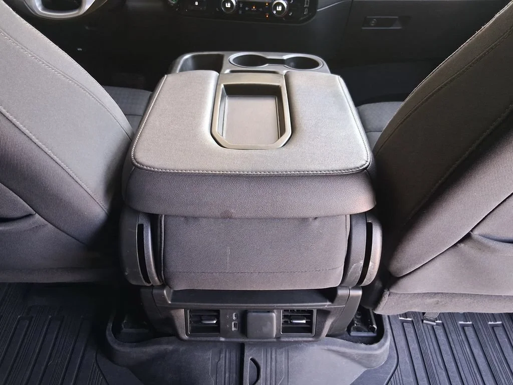 Used 2025 Summit White GMC Elevation image 23