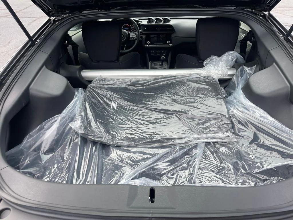 New 2027 Boulder Gray Pearl / Super Black Two-tone Nissan Sport image 18