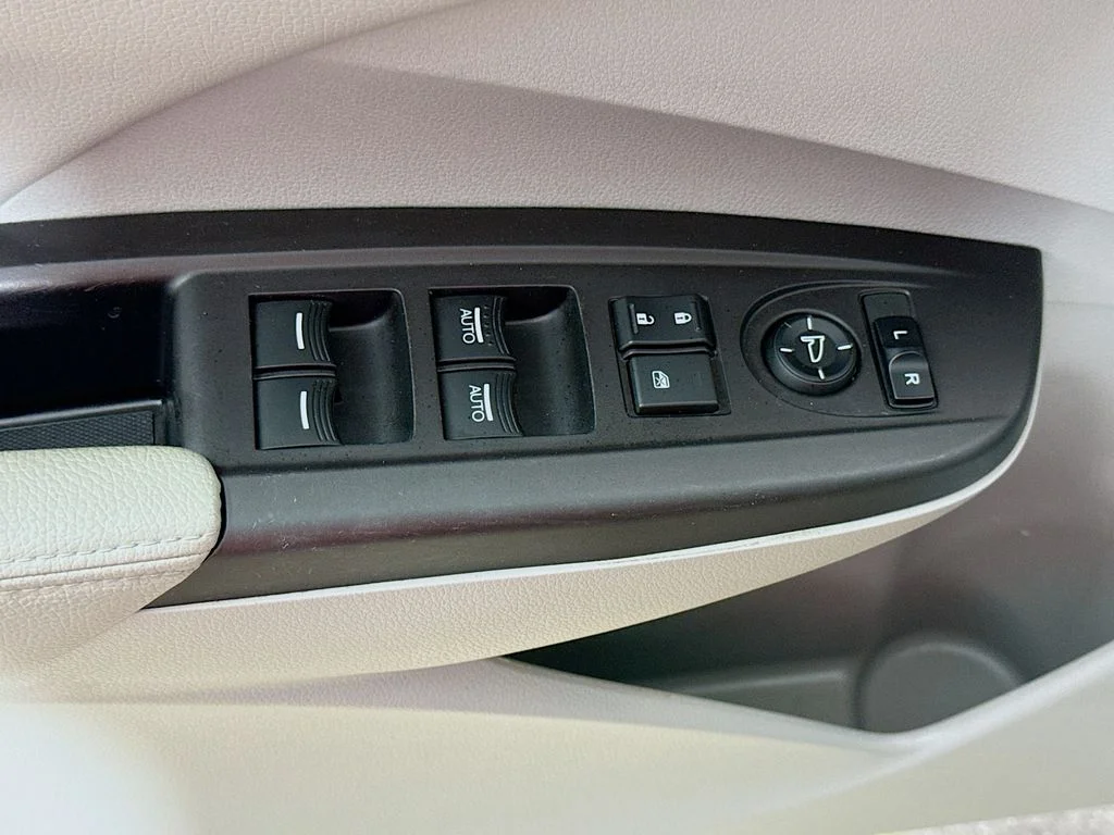 Used 2016 Graphite Luster Metallic Acura Tech Pkg image 17