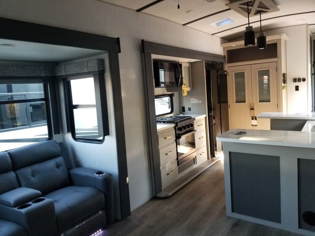 2024 Forest River Wildwood Laminated Towables photo 3