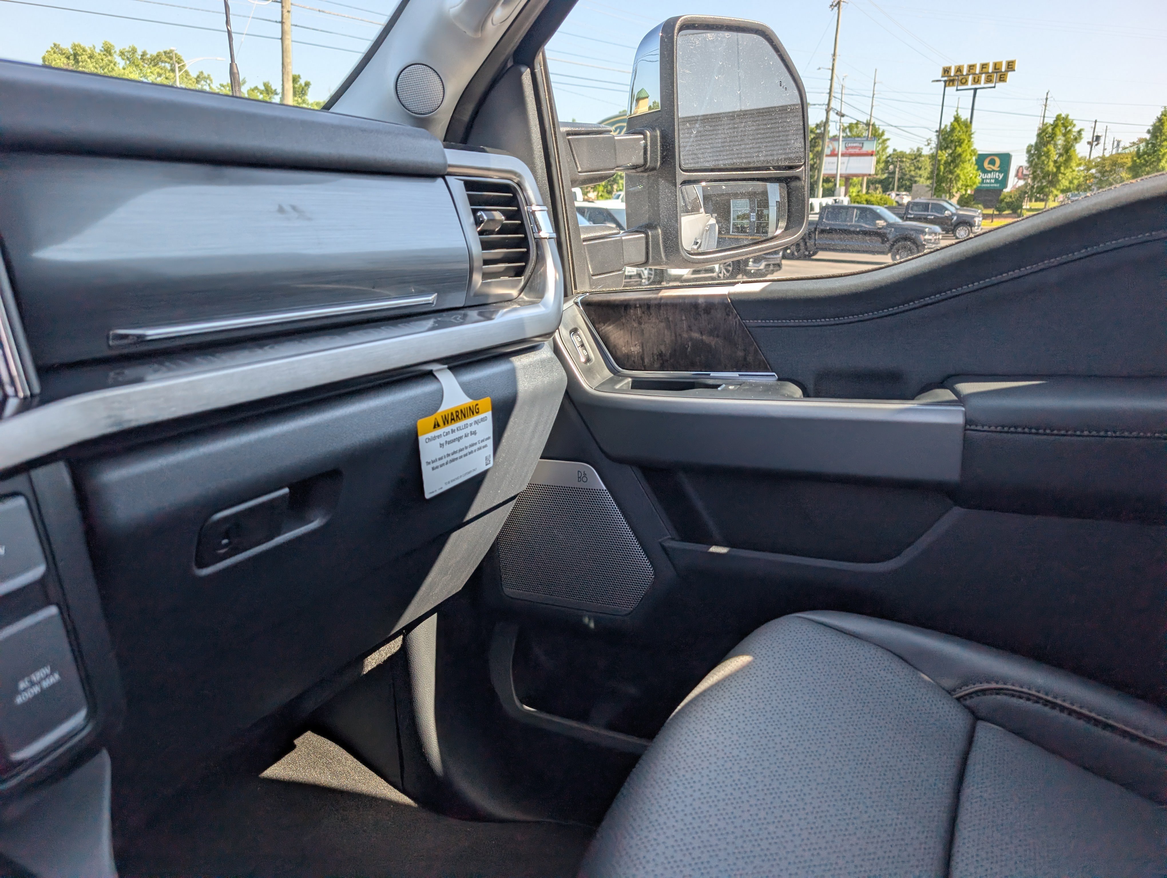 New 2026 Oxford White FORD F-350® Lariat® image 31