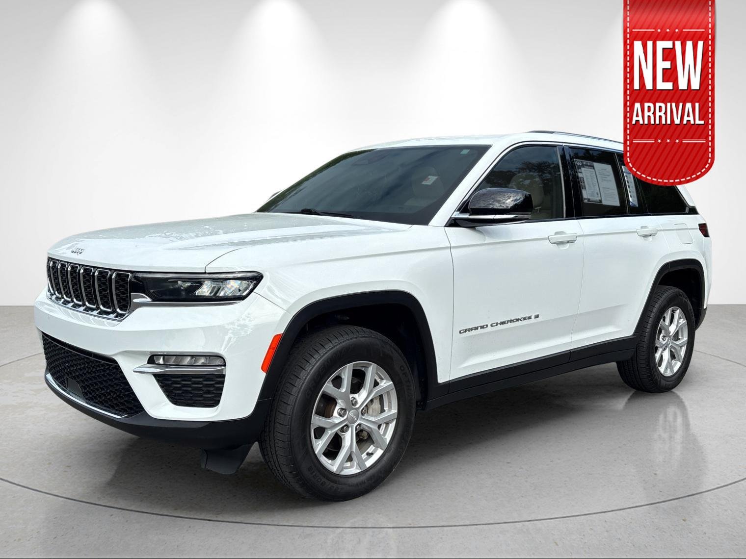 Used 2023 Bright White Clearcoat Jeep Limited image 1