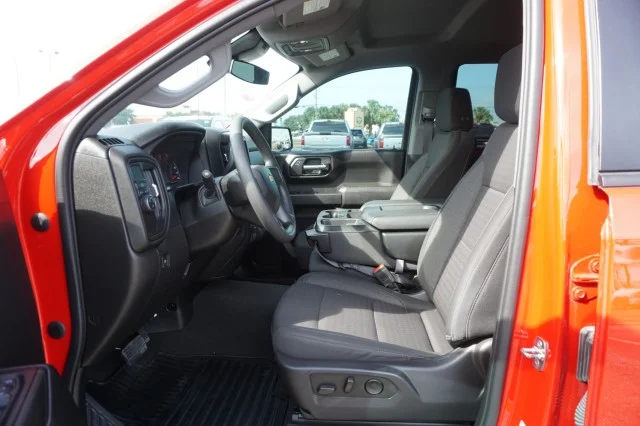 Used 2024  Chevrolet Custom image 12