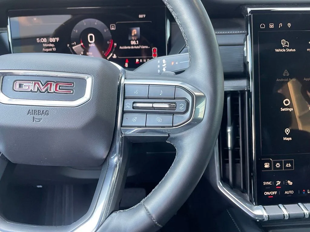 Used 2024 White GMC Elevation image 14