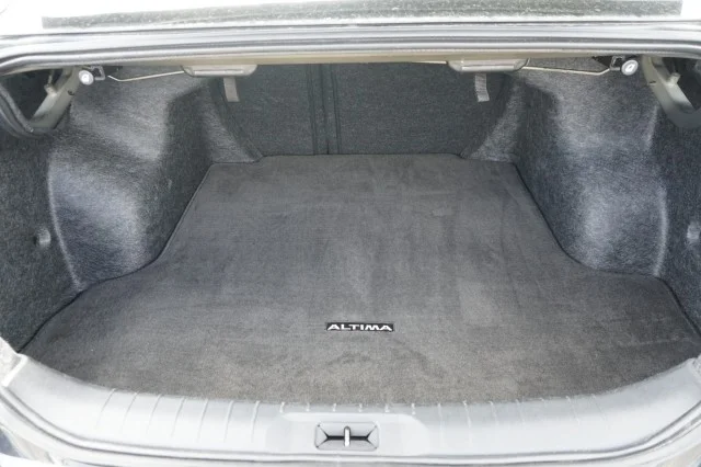 Used 2025 BLACK Nissan SV image 7