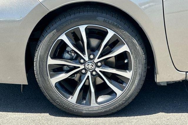 Certified Used 2019 FALCON GRAY METALLIC Toyota  image 27