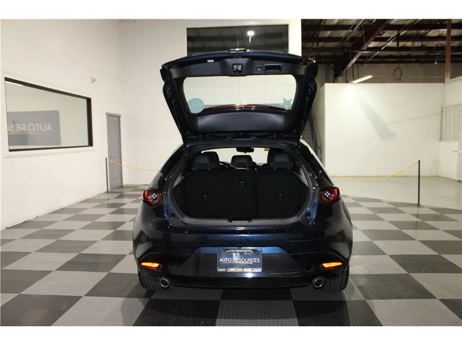 Used 2019 Deep Crystal Blue Mica Mazda Hatchback 4D image 19