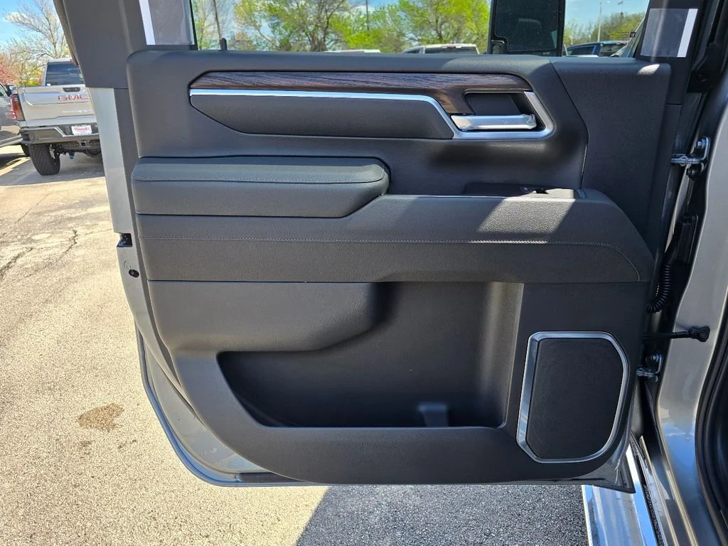 2026 GMC Sierra 3500HD SLT - Photo 25