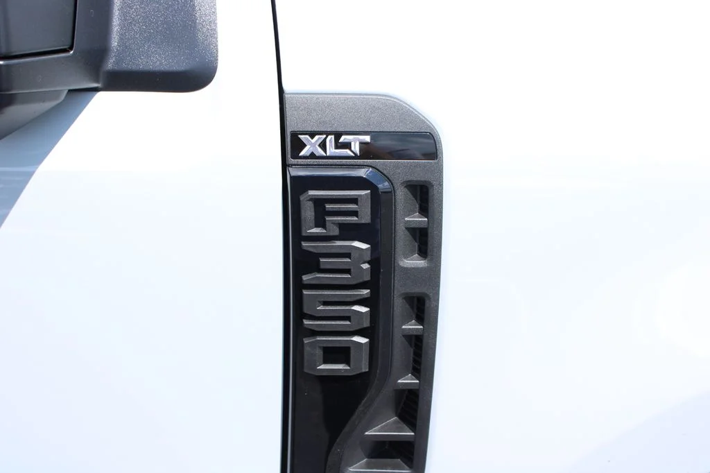 New 2026 Avalanche Ford F-350® XLT image 20