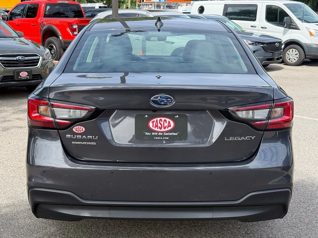 Used 2025 Magnetite Gray Metallic Subaru Limited image 9