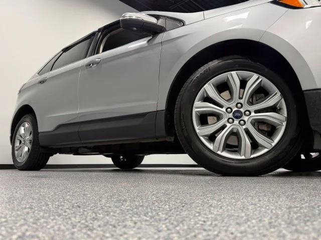 Used 2022 Silver Ford Titanium image 2