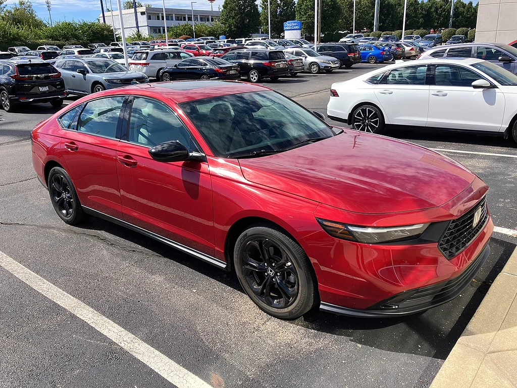 Certified Used 2025 Radiant Red Metallic Honda SE image 1